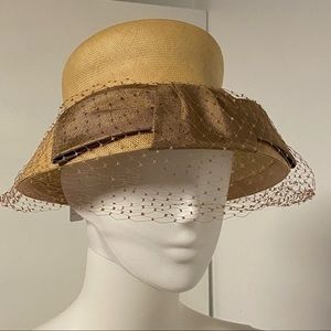 Stunning vintage fascinator! -‎ fine straw and silk